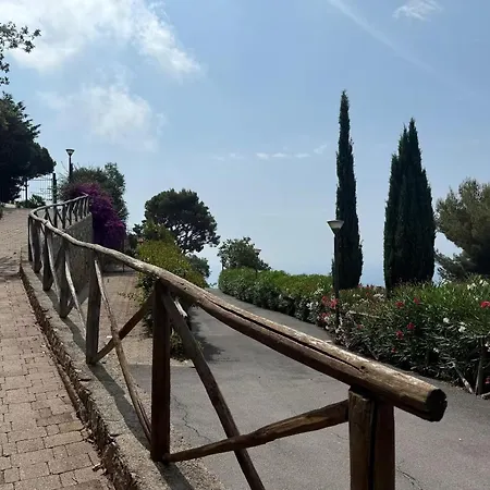 In Con Piscina Ad Апартаменты *